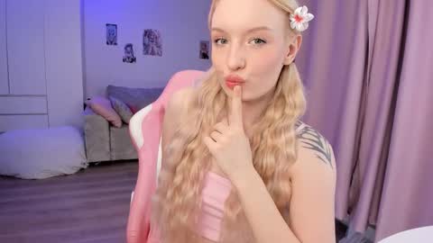 Snapshot of tiffy_fox chatting on 02-07-26, 03:21 Tiffany online show from 02-07-26, 03:21