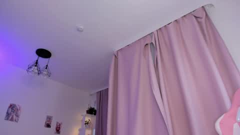 Tiffany online show from 04-24-26, 03:31