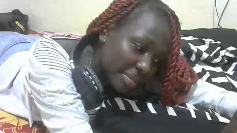 Snapshot of tight_pussie chatting on 10-12-25, 07:13 tight_pussie online show from 10-12-25, 07:13