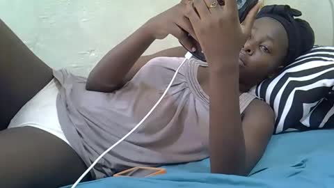 Snapshot of tight_pussie chatting on 02-11-26, 11:48 tight_pussie online show from 02-11-26, 11:48