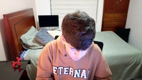 Snapshot of tightncuteass chatting on 10-23-25, 12:32 Camilo online show from 10-23-25, 12:32