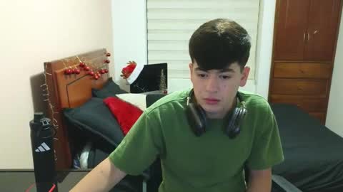 Snapshot of tightncuteass chatting on 11-24-25, 12:32 Camilo online show from 11-24-25, 12:32