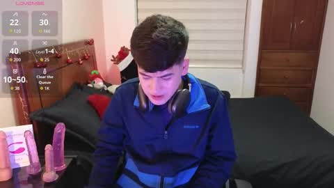 Snapshot of tightncuteass chatting on 12-03-25, 01:02 Camilo online show from 12-03-25, 01:02