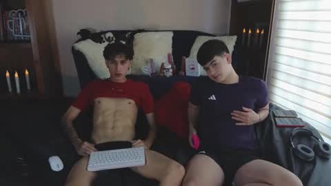 Snapshot of tightncuteass chatting on 12-05-25, 03:09 Camilo online show from 12-05-25, 03:09