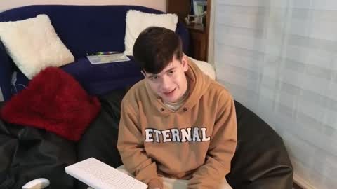 Snapshot of tightncuteass chatting on 02-26-26, 01:15 Camilo online show from 02-26-26, 01:15