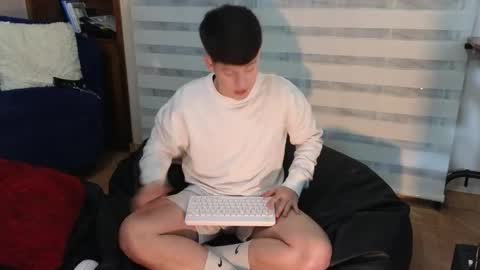 Snapshot of tightncuteass chatting on 03-05-26, 11:23 Camilo online show from 03-05-26, 11:23