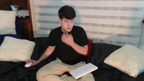 Snapshot of tightncuteass chatting on 03-15-26, 03:23 Camilo online show from 03-15-26, 03:23