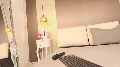 T I F F A N Y online show from 09-19-25, 09:04