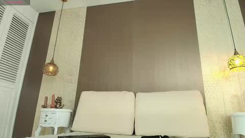 T I F F A N Y online show from 02-04-26, 08:25