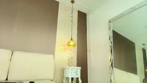 T I F F A N Y online show from 02-25-26, 08:51