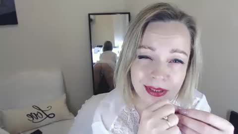 Snapshot of tilly_eliot chatting on 12-23-24, 09:29 Tilly online show from 12-23-24, 09:29