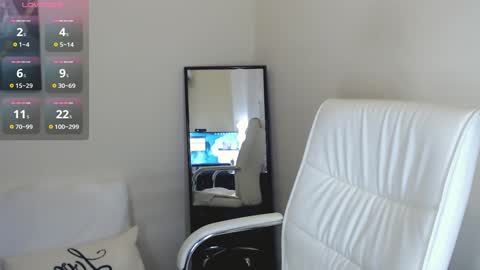 Snapshot of tilly_eliot chatting on 01-12-25, 03:57 Tilly online show from 01-12-25, 03:57