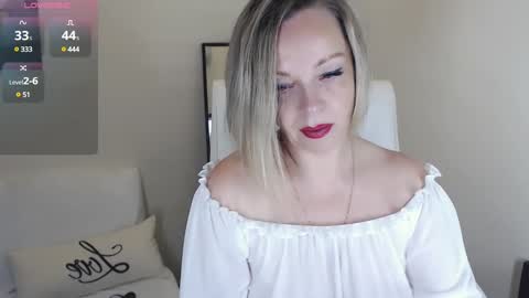 Snapshot of tilly_eliot chatting on 01-20-25, 04:01 Tilly online show from 01-20-25, 04:01