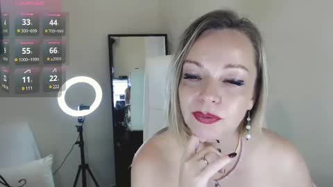 Snapshot of tilly_eliot chatting on 02-02-25, 05:37 Tilly online show from 02-02-25, 05:37