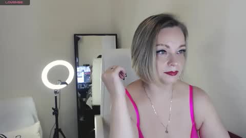 Snapshot of tilly_eliot chatting on 02-10-25, 04:36 Tilly online show from 02-10-25, 04:36
