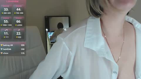 Snapshot of tilly_eliot chatting on 02-21-25, 02:06 Tilly online show from 02-21-25, 02:06