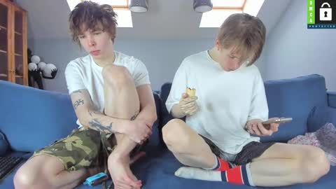 Snapshot of tim_milll chatting on 03-03-25, 12:05 Tim online show from 03-03-25, 12:05