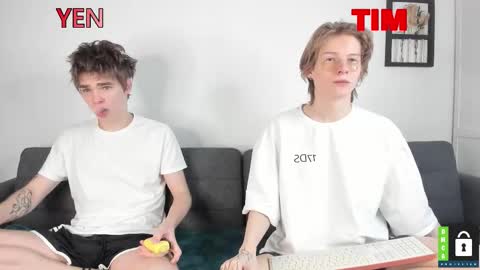 Snapshot of tim_milll chatting on 11-16-25, 08:42 Tim online show from 11-16-25, 08:42