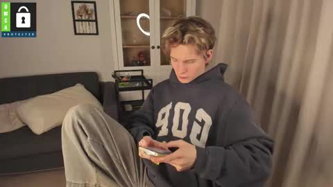 Snapshot of tim_milll chatting on 03-18-26, 07:28 Tim online show from 03-18-26, 07:28