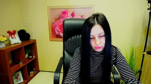 Luisa online show from 12-24-24, 12:00