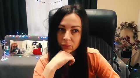 Luisa online show from 12-17-25, 08:53