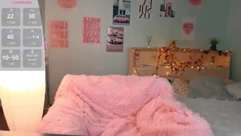 Snapshot of timewithout chatting on 01-16-26, 04:49 Mia online show from 01-16-26, 04:49