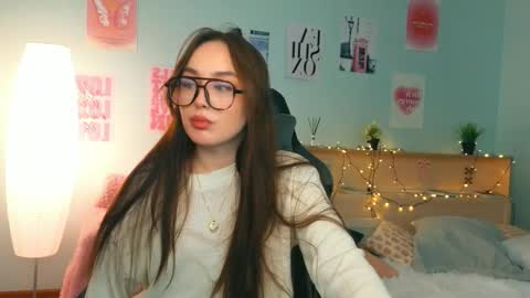 Snapshot of timewithout chatting on 01-18-26, 07:28 Mia online show from 01-18-26, 07:28