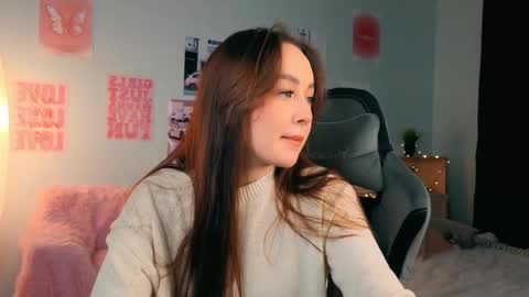 Snapshot of timewithout chatting on 02-08-26, 07:39 Mia online show from 02-08-26, 07:39