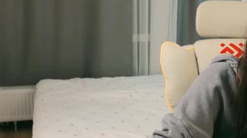 Snapshot of timewithout chatting on 02-24-26, 09:57 Mia online show from 02-24-26, 09:57