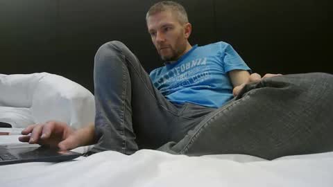 Snapshot of timgeil7890 chatting on 02-12-26, 09:21 timgeil7890 online show from 02-12-26, 09:21