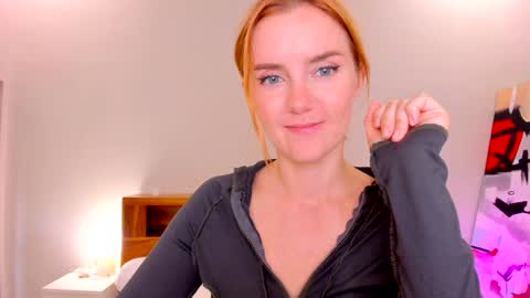 Snapshot of timissi chatting on 01-20-25, 03:04 Timis but I prefer you whisper to my ear my girl online show from 01-20-25, 03:04