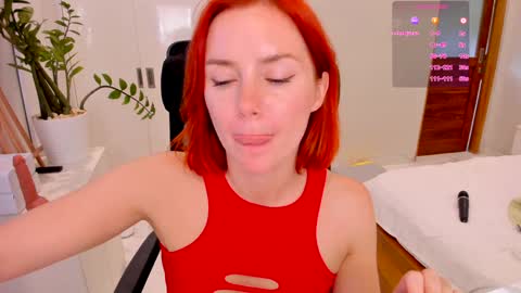 Snapshot of timissi chatting on 01-25-25, 02:37 Timis but I prefer you whisper to my ear my girl online show from 01-25-25, 02:37