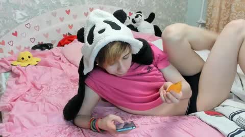 Snapshot of timothy_fox chatting on 02-18-25, 05:42 Timothy Fox online show from 02-18-25, 05:42