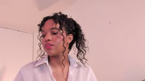 T I N A online show from 05-02-26, 06:57