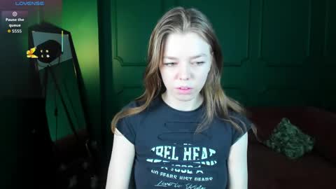tina_tayllor__ online show from 04-01-26, 09:56