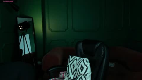 tina_tayllor__ online show from 06-05-26, 10:15