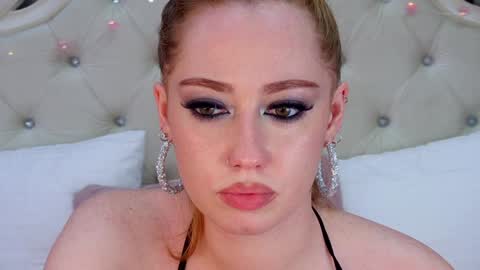 Snapshot of tinabrook chatting on 02-06-25, 10:26 Tina online show from 02-06-25, 10:26