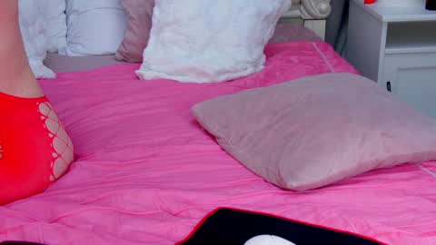 Snapshot of tinabrook chatting on 02-14-25, 10:28 Tina online show from 02-14-25, 10:28