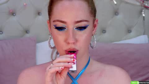 Snapshot of tinabrook chatting on 02-19-25, 01:17 Tina online show from 02-19-25, 01:17