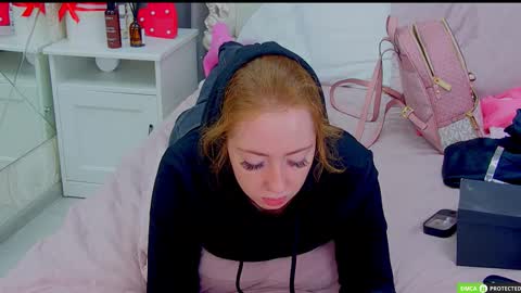 Snapshot of tinabrook chatting on 10-15-25, 04:01 Tina online show from 10-15-25, 04:01