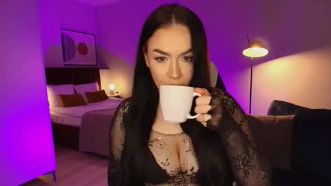 Snapshot of tinafox_ chatting on 01-19-26, 08:07 hi im curvy babyface girlie Tina online show from 01-19-26, 08:07