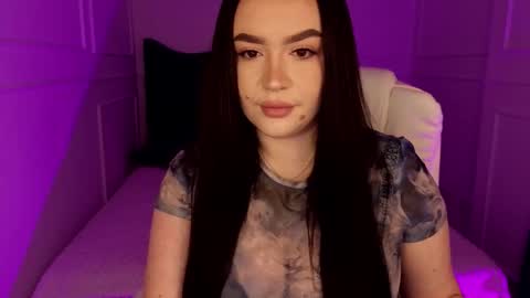 Snapshot of tinafox_ chatting on 03-06-26, 08:33 hi im curvy babyface girlie Tina online show from 03-06-26, 08:33