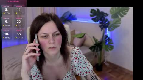 Snapshot of tinamelt chatting on 10-05-25, 05:00 TinaMelt online show from 10-05-25, 05:00