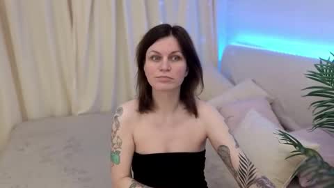 Snapshot of tinamelt chatting on 11-09-25, 07:23 TinaMelt online show from 11-09-25, 07:23