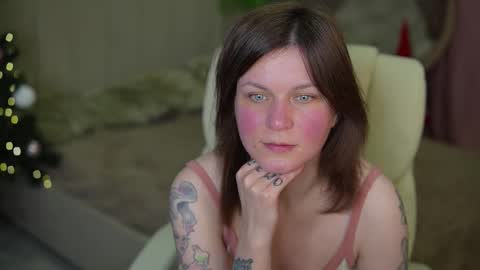 Snapshot of tinamelt chatting on 12-13-25, 08:36 TinaMelt online show from 12-13-25, 08:36