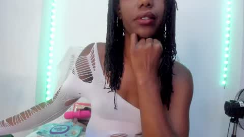 tinas_smith online show from 07-30-26, 02:27