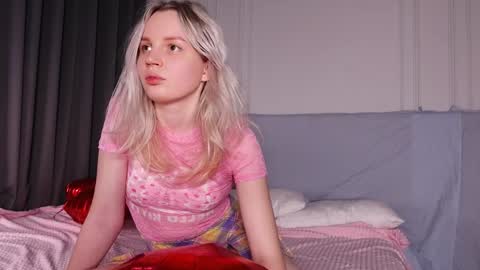 Snapshot of tinasiner chatting on 02-05-25, 01:44 tinasiner online show from 02-05-25, 01:44