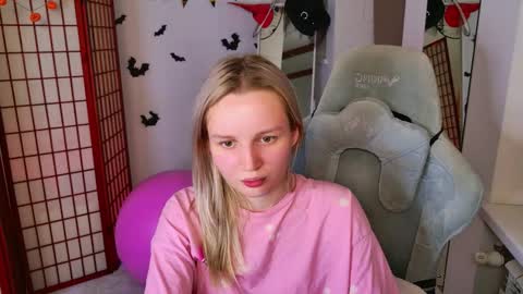 Snapshot of tinasiner chatting on 11-02-25, 01:46 tinasiner online show from 11-02-25, 01:46