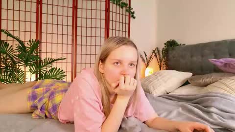 Snapshot of tinasiner chatting on 11-23-25, 02:06 tinasiner online show from 11-23-25, 02:06