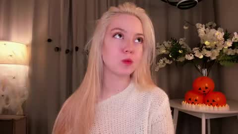 Annie online show from 10-31-25, 10:33